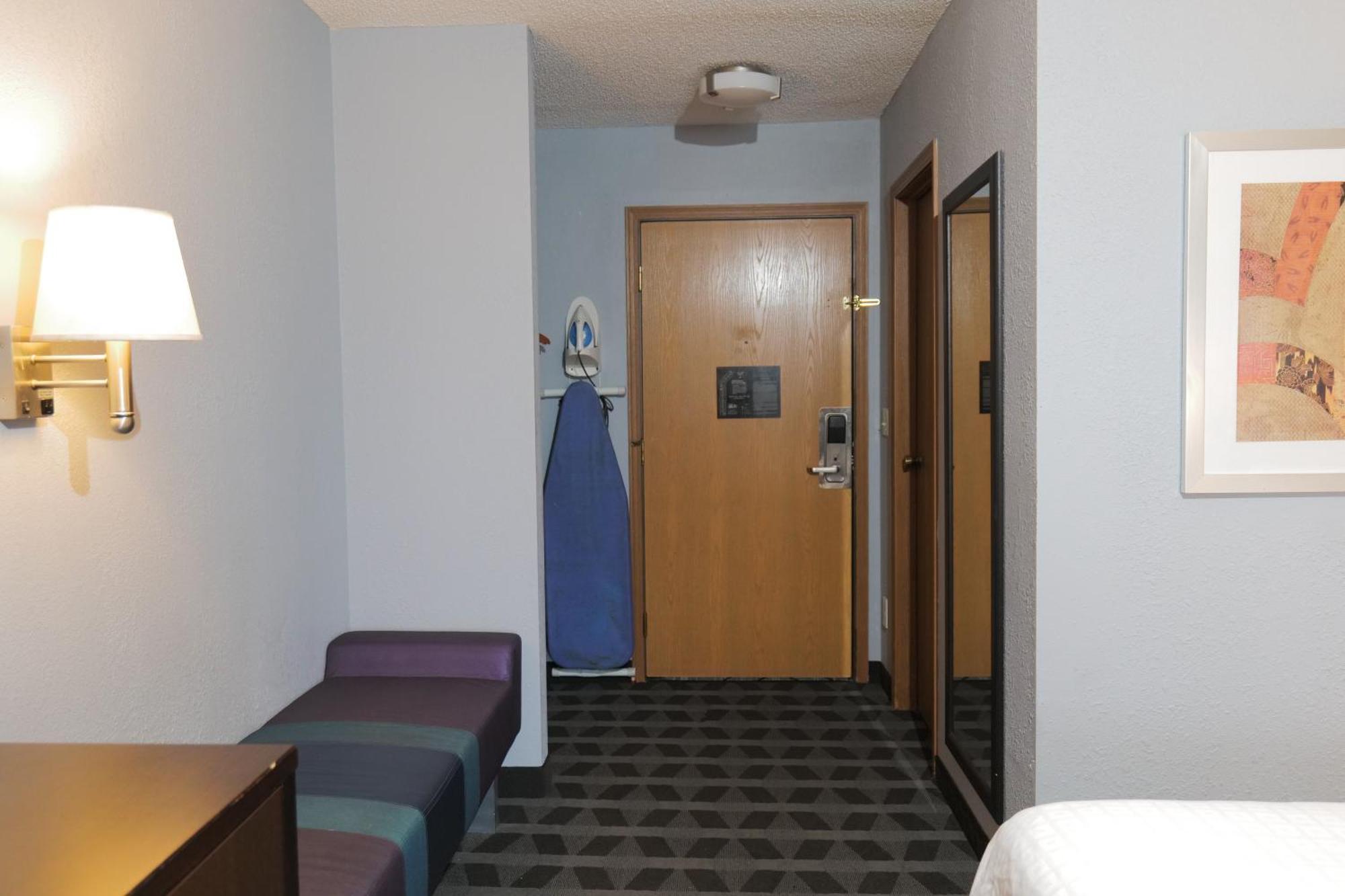 Hotel Baymont By Wyndham Flint Airport North Exteriér fotografie