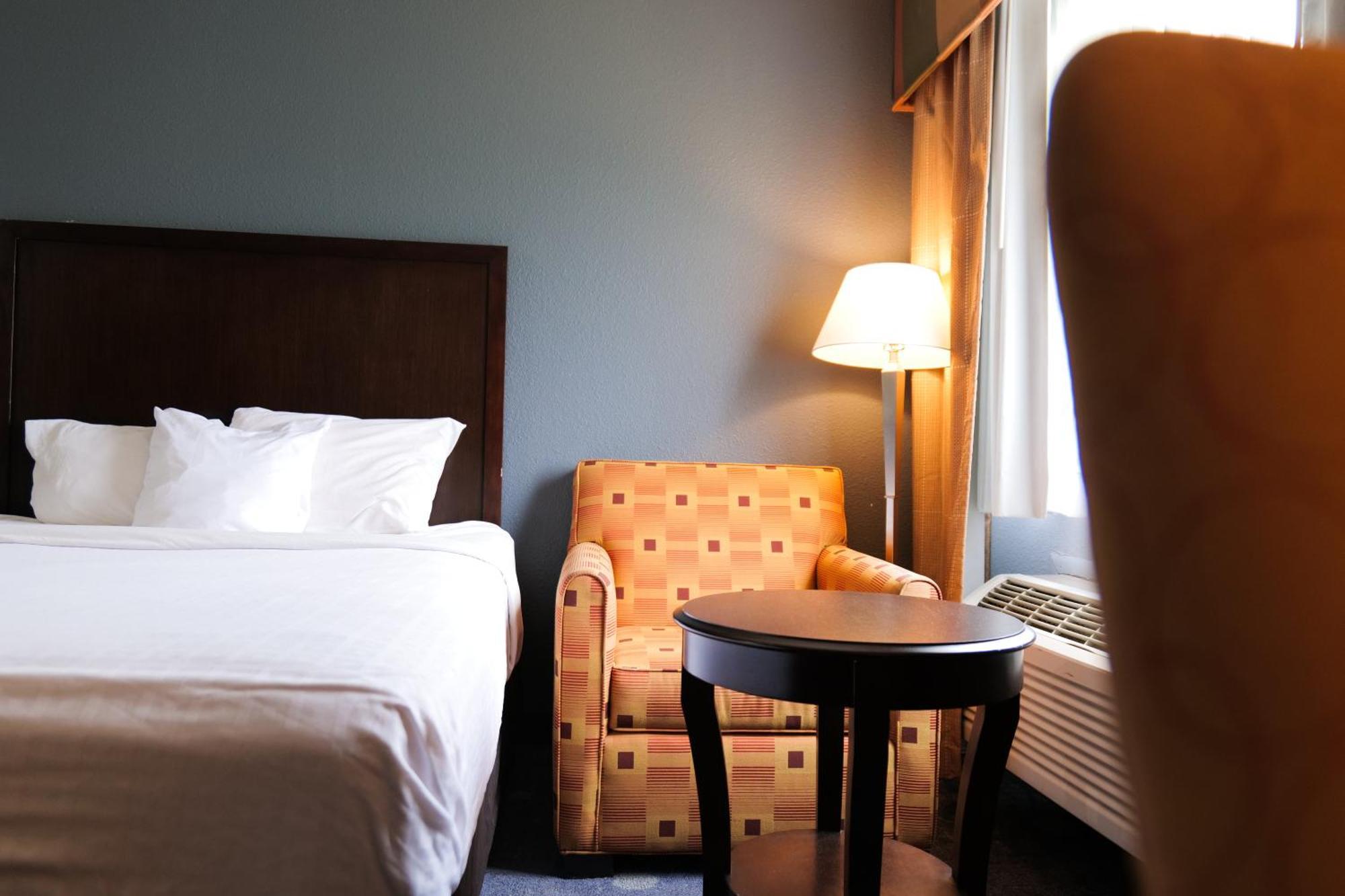 Hotel Baymont By Wyndham Flint Airport North Exteriér fotografie