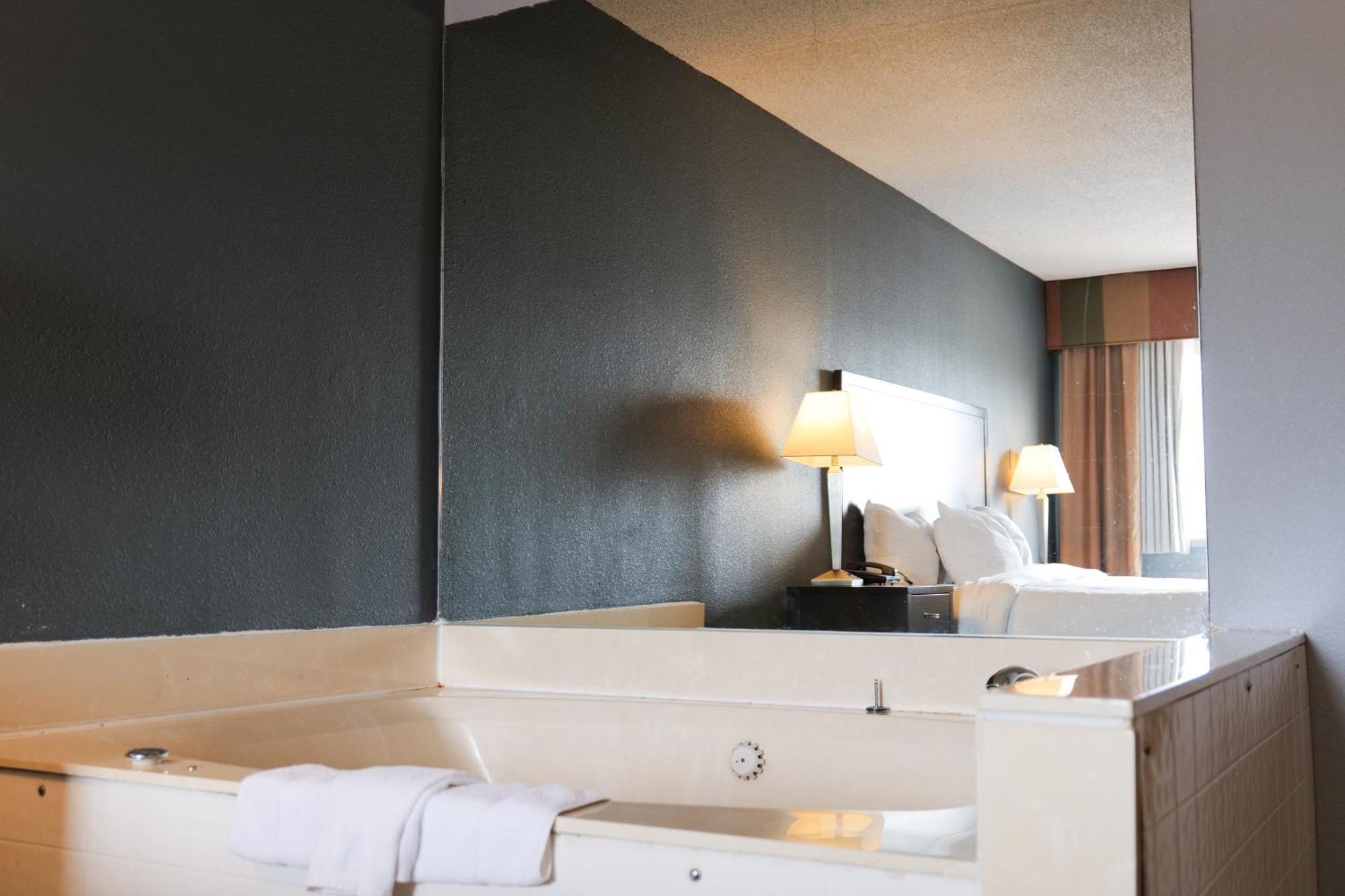 Hotel Baymont By Wyndham Flint Airport North Exteriér fotografie