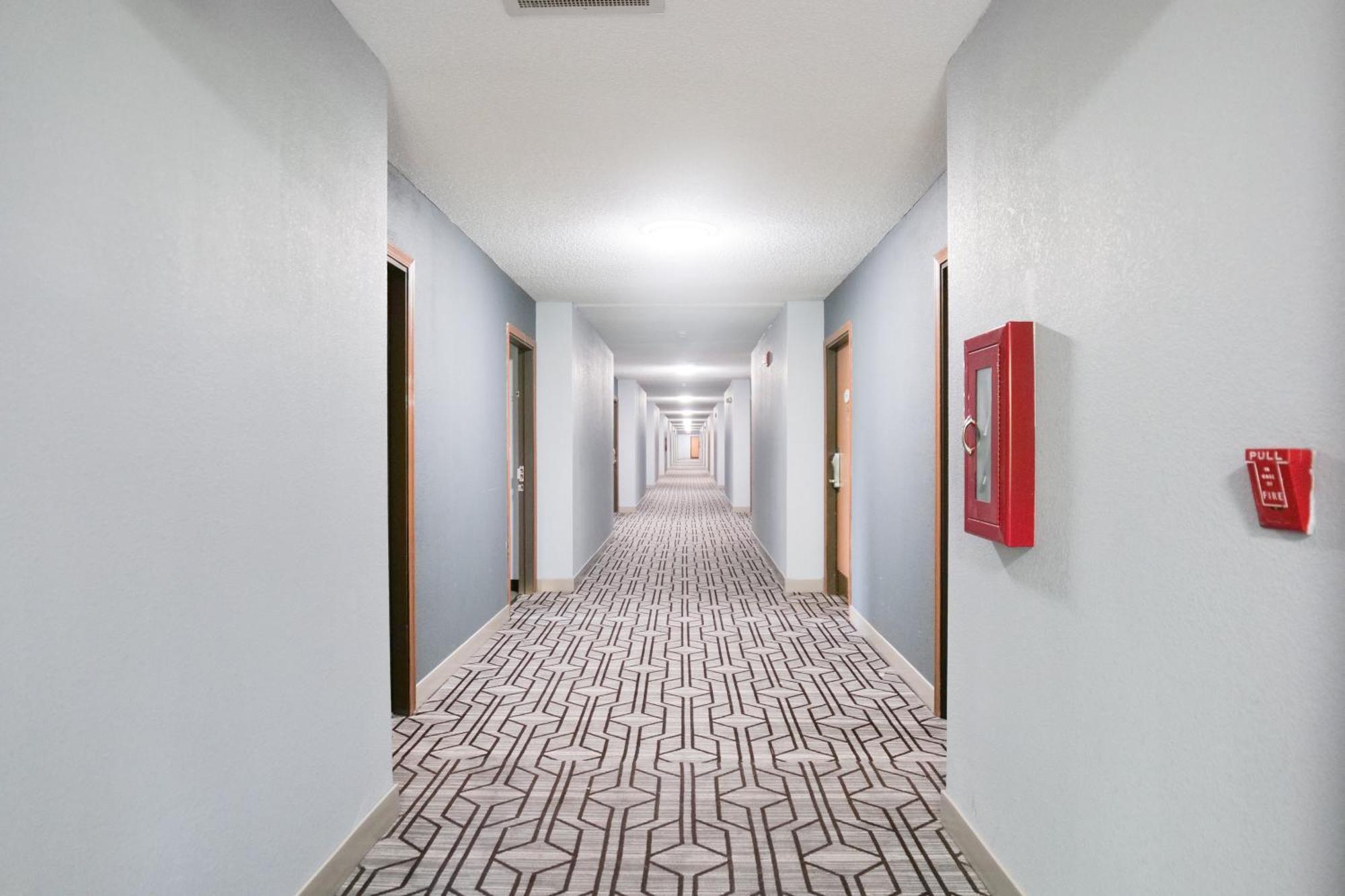 Hotel Baymont By Wyndham Flint Airport North Exteriér fotografie