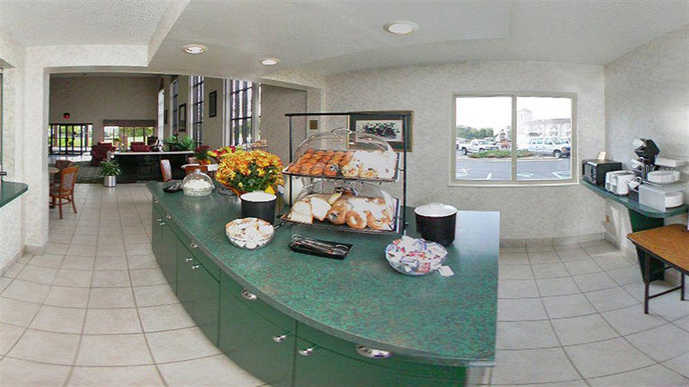 Hotel Baymont By Wyndham Flint Airport North Exteriér fotografie